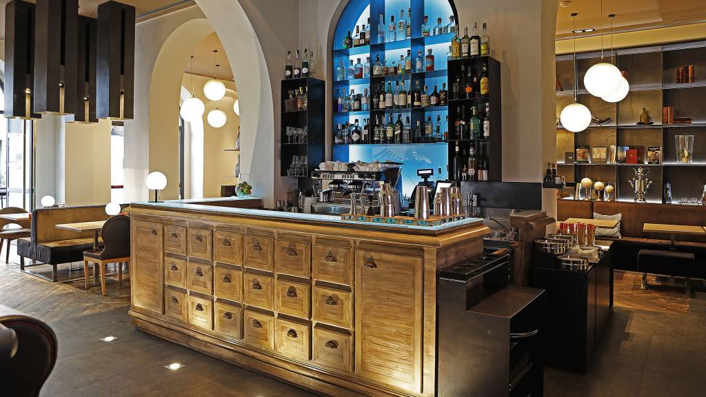 Rome-Times-Hotel-Tridente-Collection-Roma-gruppo-bar-the-times-1